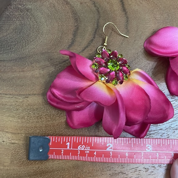 Flower dangle earrings pink green crystal vintage Anthropologie one of a kind - Picture 5 of 5